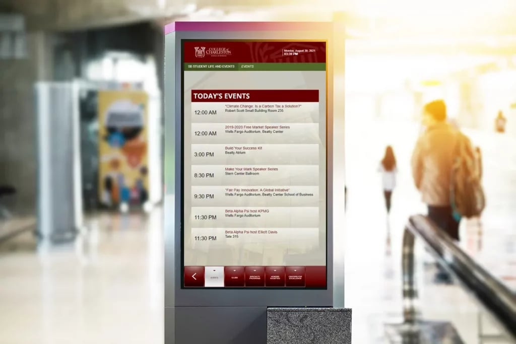 university-college-campus-digital-signage-1024x683