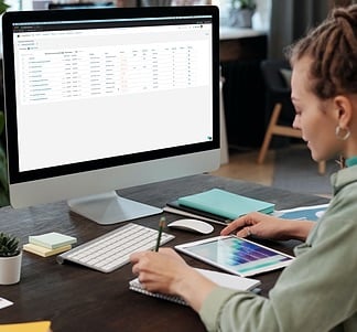Woman woman on mazevo monitor. 